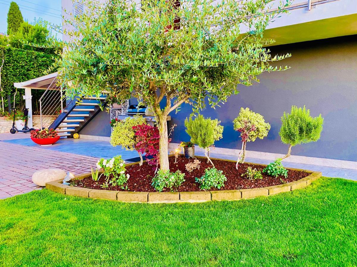 Lhv Garda Lake - Private Pool And Spa Bardolino Exterior foto